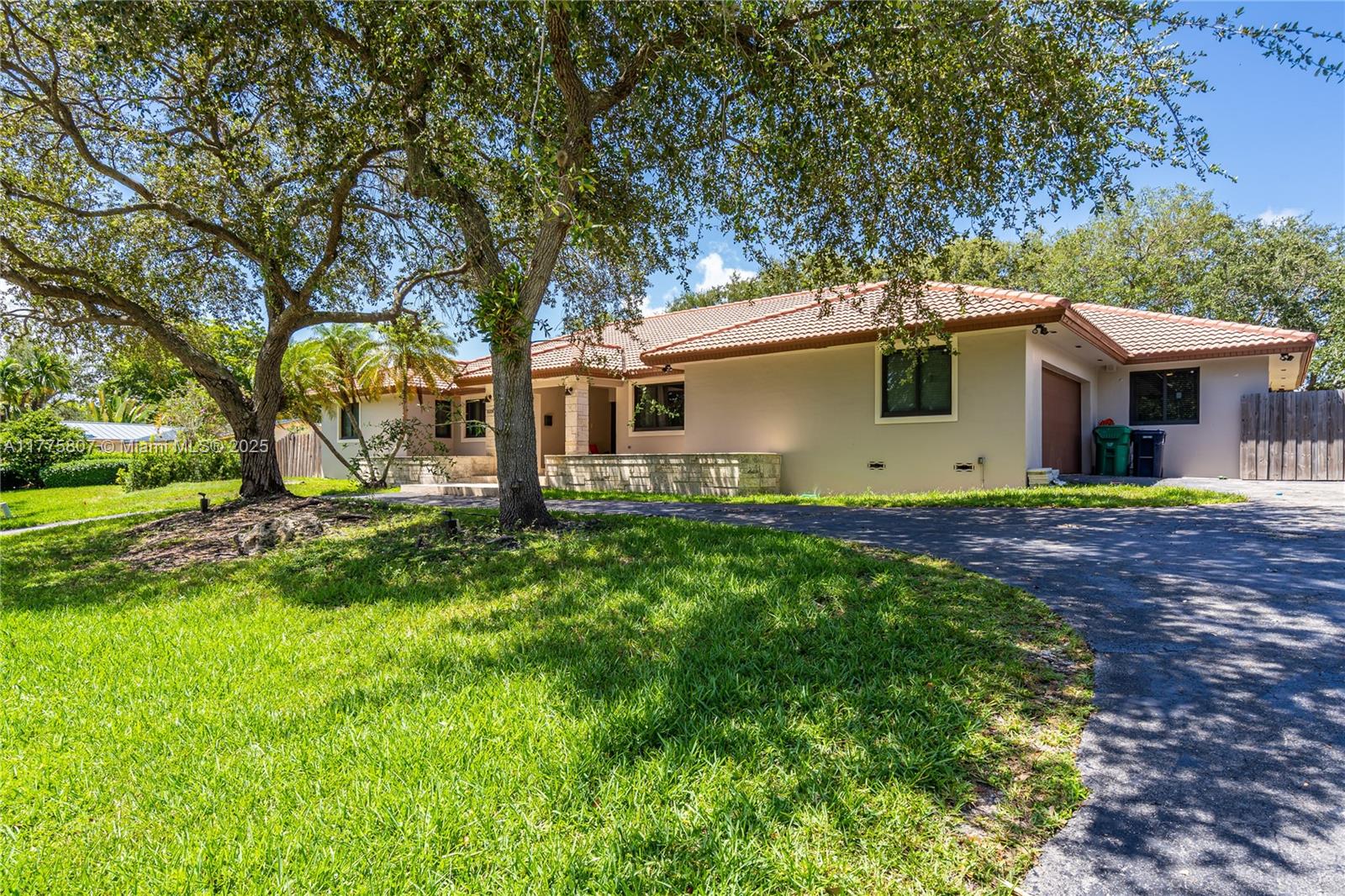 Rental Property at 16320 Sw 77th Ave 16320, Palmetto Bay, Miami-Dade County, Florida - Bedrooms: 5 
Bathrooms: 3  - $8,350 MO.