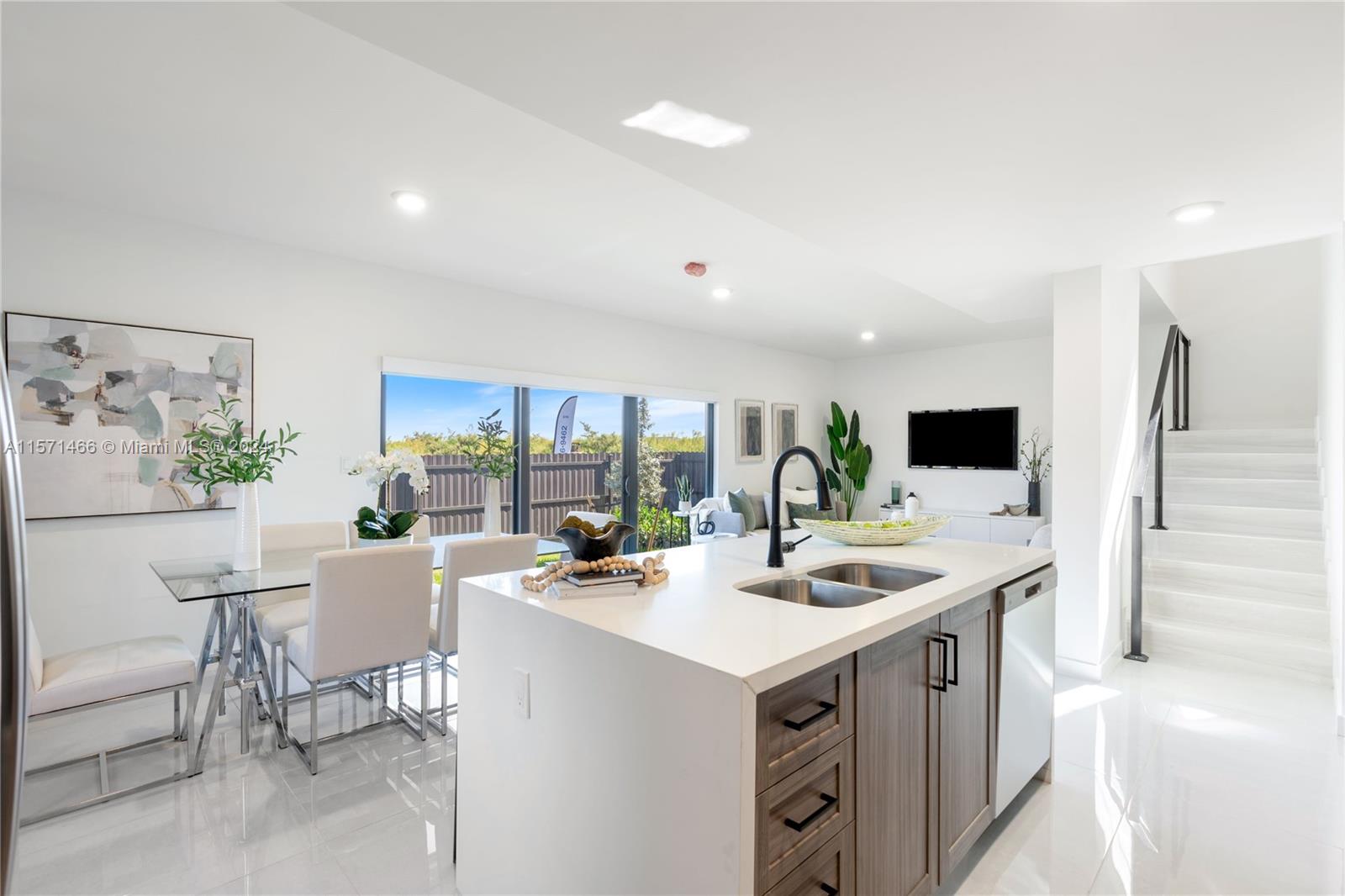 On Alba ONX Homes - Residential