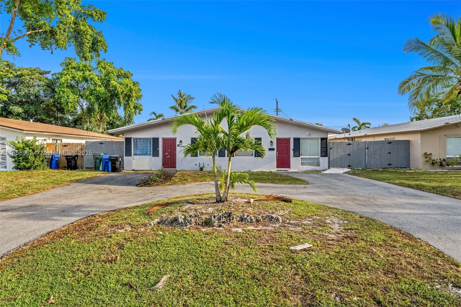 All-Inclusive Rooms for Rent – Monthly Terms!
Live comfortably in a shared 4BR/2BA home on the 822 side of a duplex. Room 3 (Master) – $1,400/mo with private bath, personal fridge, TV, and bed. Room 1 & Room 2 – $1,200/mo each, furnished with bed, fridge, TV, and shared bath. Enjoy a full kitchen, furnished common areas, and hassle-free living with internet, cable, electricity, and water included. Conveniently located near shops, dining, and transit. Room 4 is currently rented. Flexible monthly terms available!