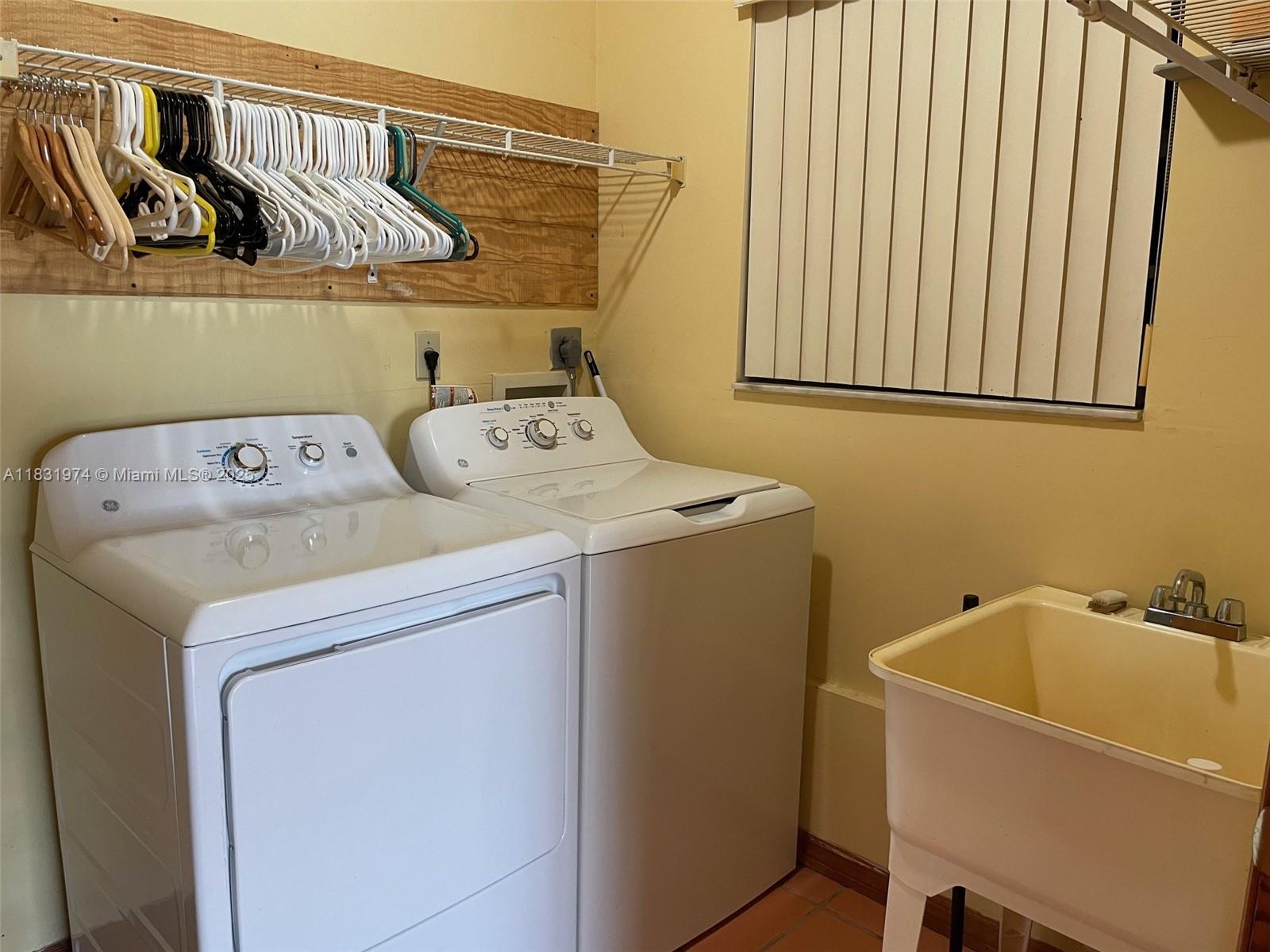 COUNTRY WALK SEC 5 REPLT - Residential