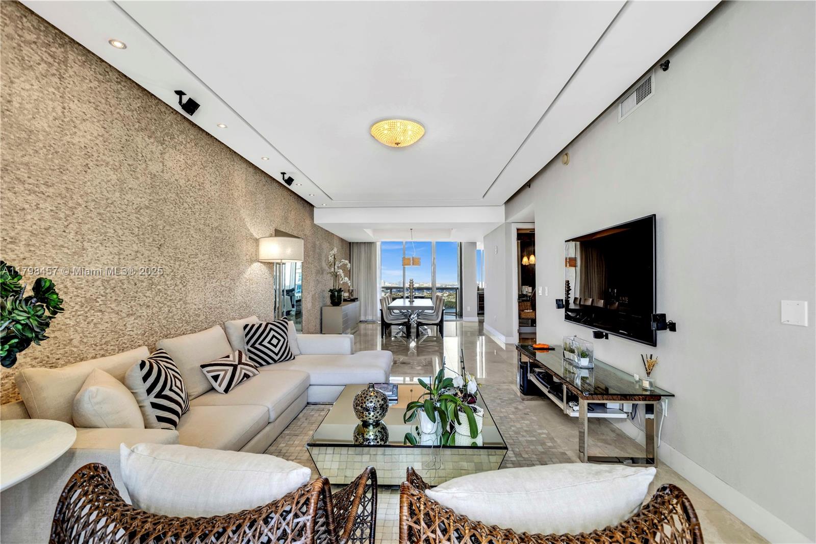 TDR TOWER III CONDO - Residential