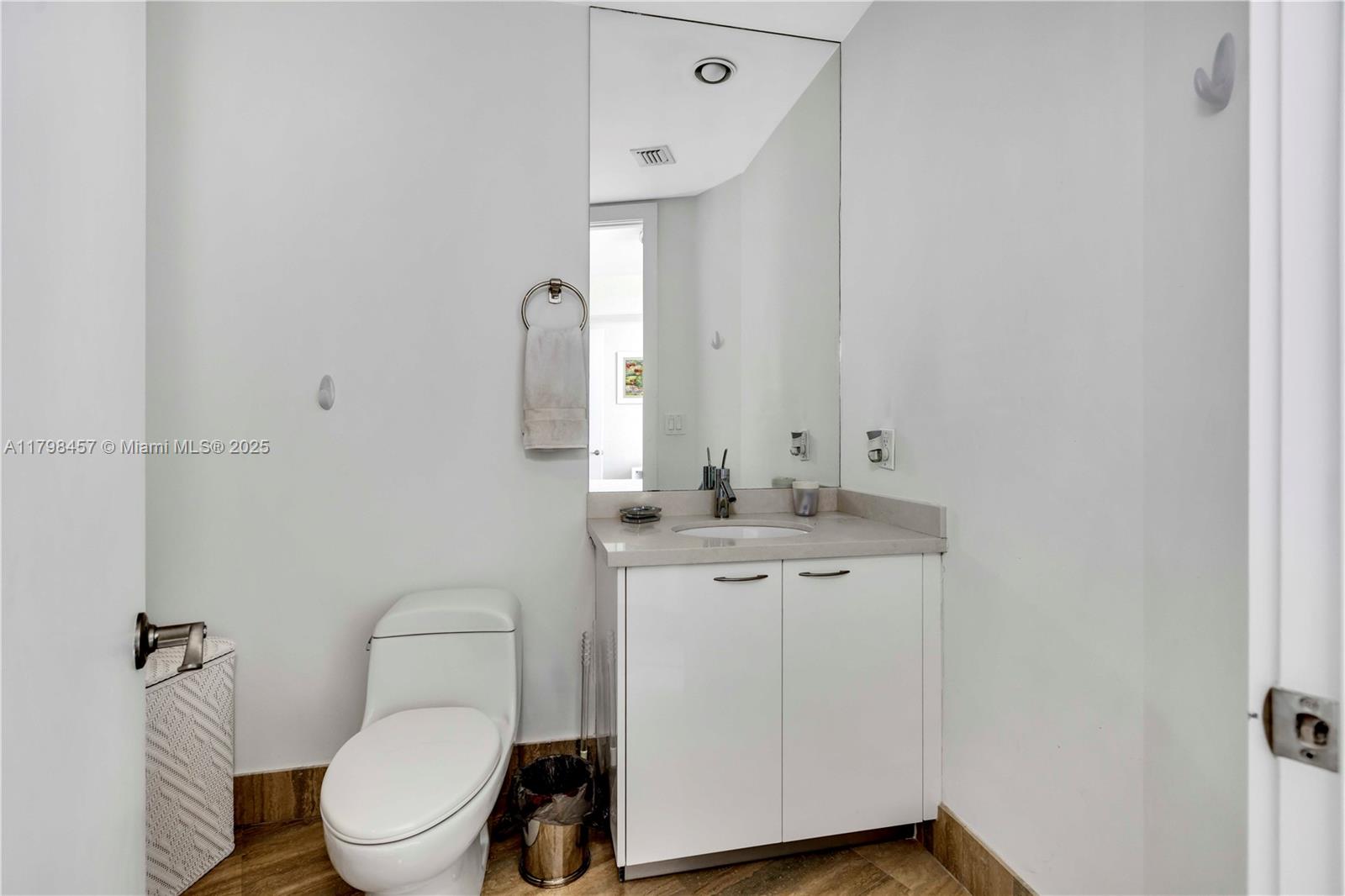 TDR TOWER III CONDO - Residential