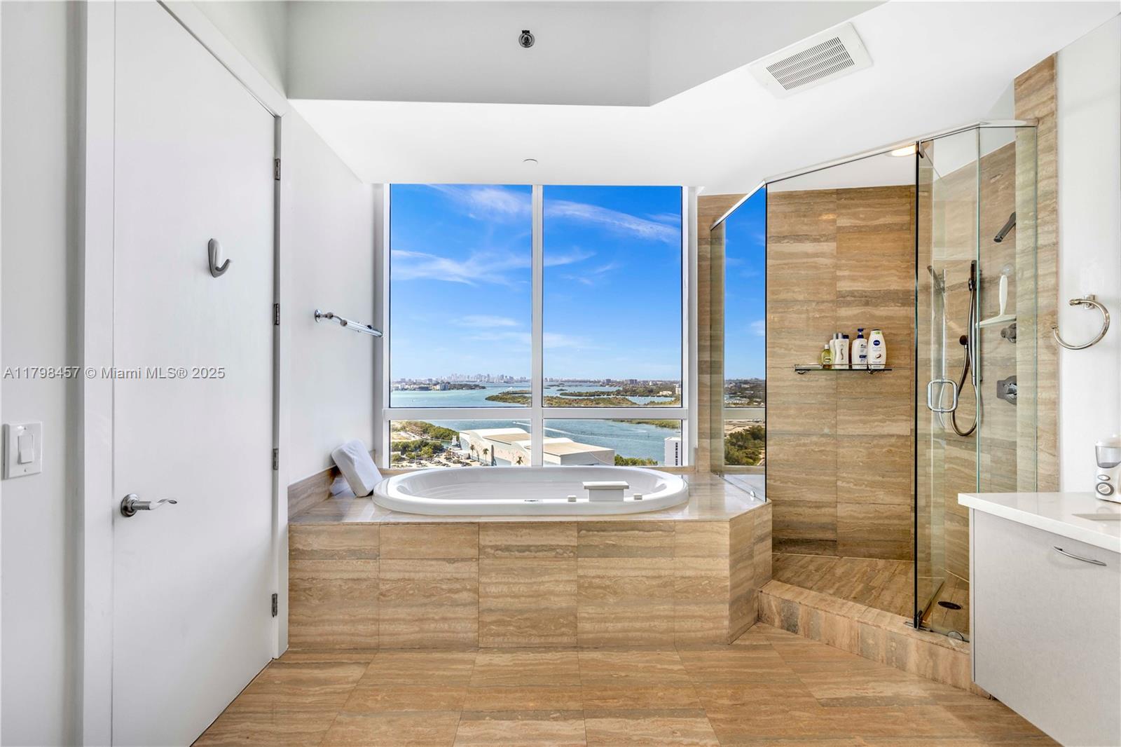 TDR TOWER III CONDO - Residential