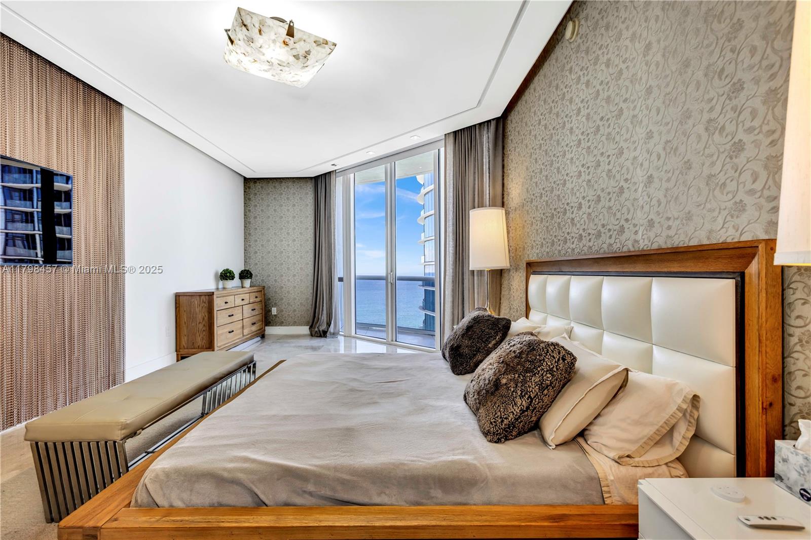 TDR TOWER III CONDO - Residential