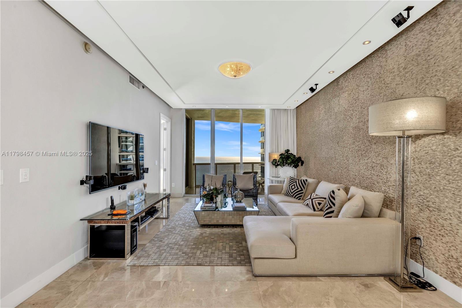 TDR TOWER III CONDO - Residential