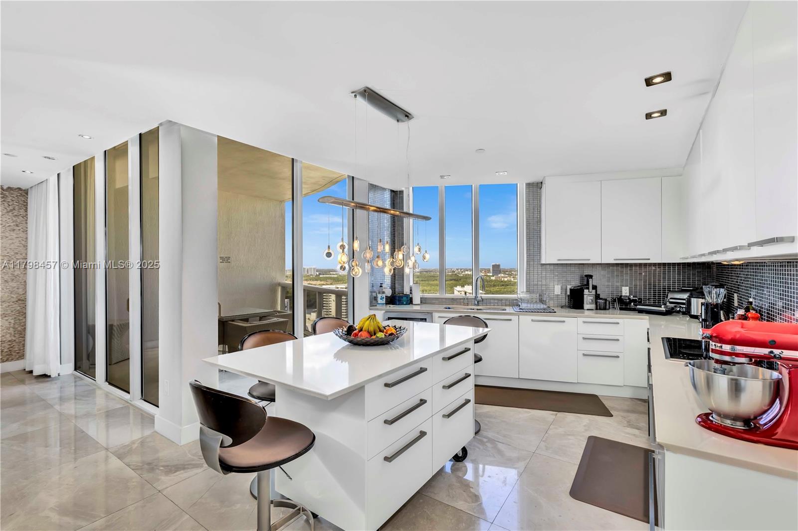 TDR TOWER III CONDO - Residential