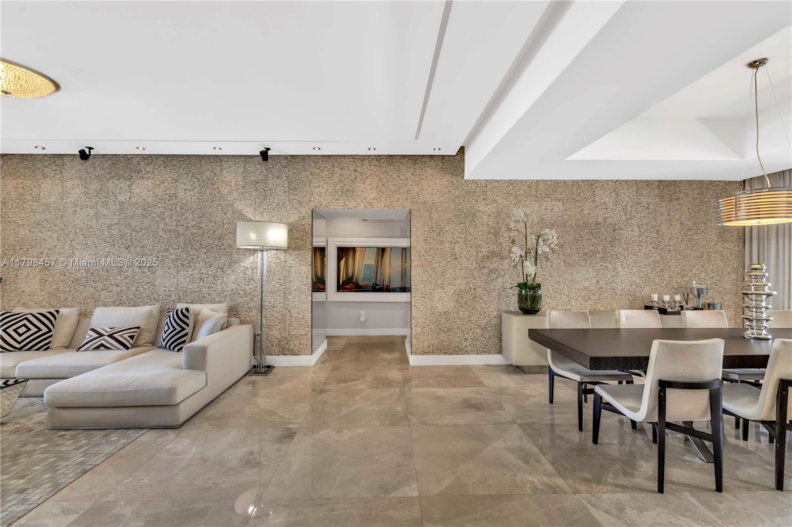 TDR TOWER III CONDO - Residential