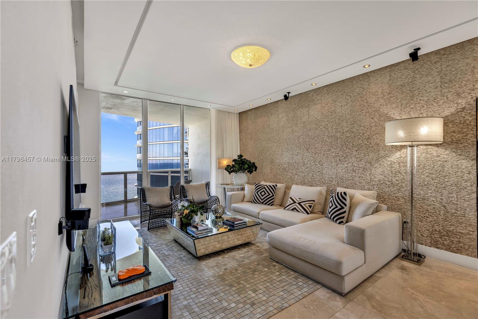 TDR TOWER III CONDO - Residential