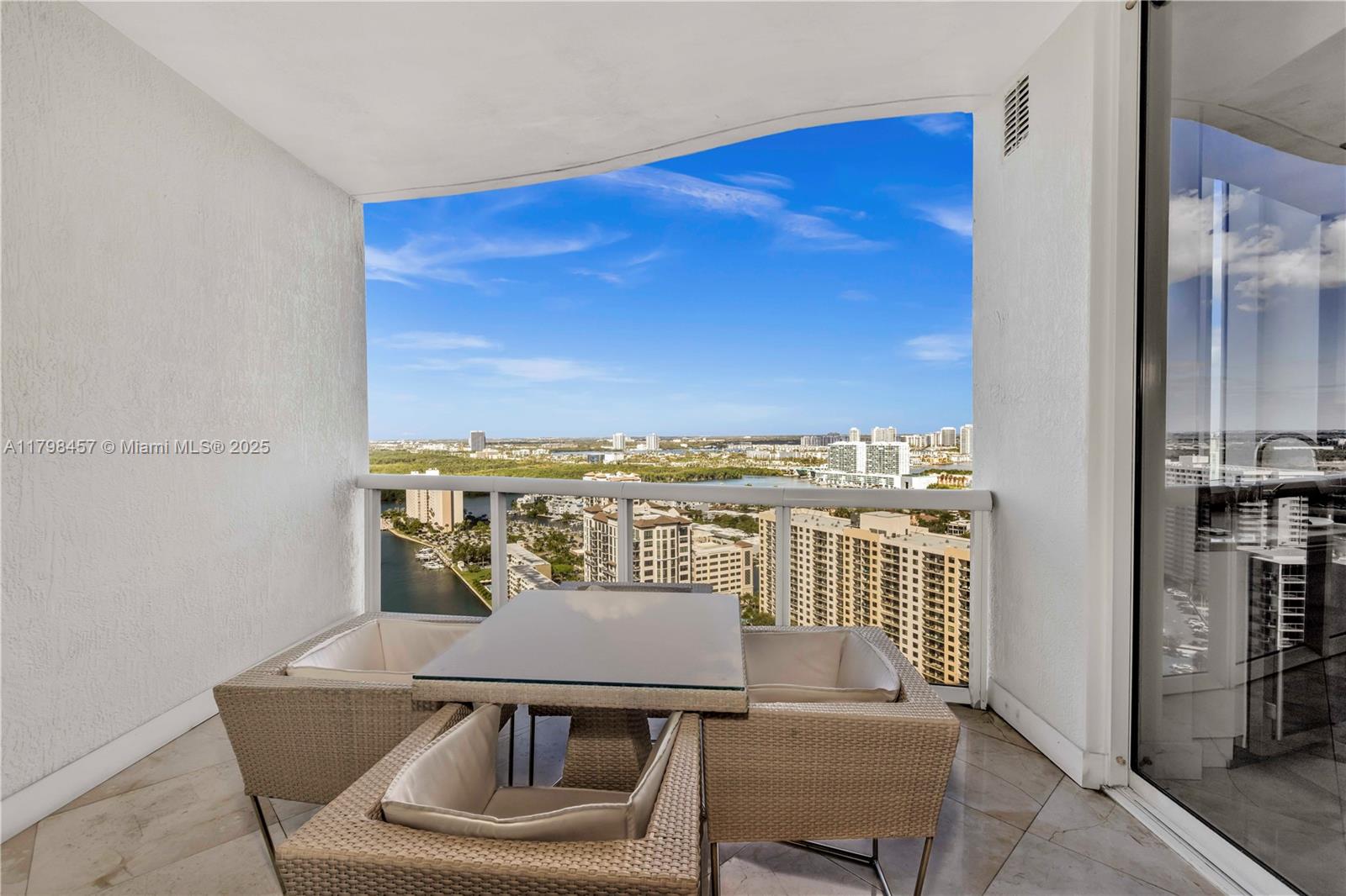 TDR TOWER III CONDO - Residential