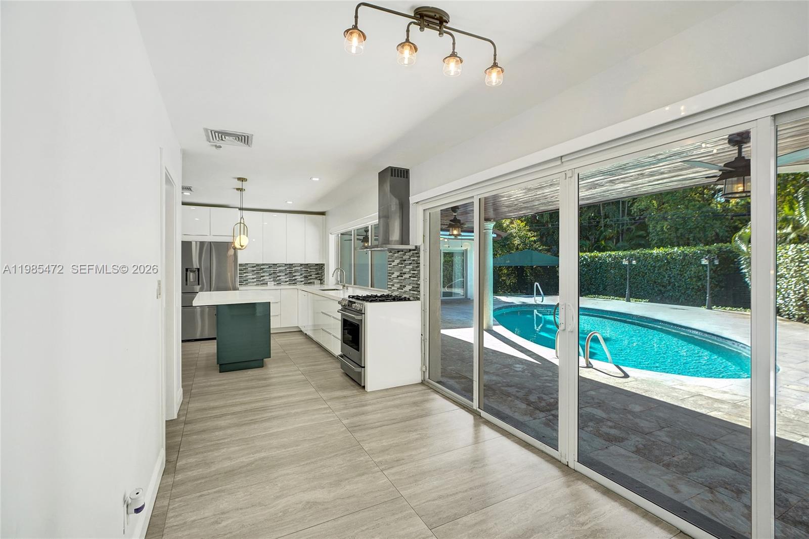 MIAMI SHORES SEC 8 REV - Residential