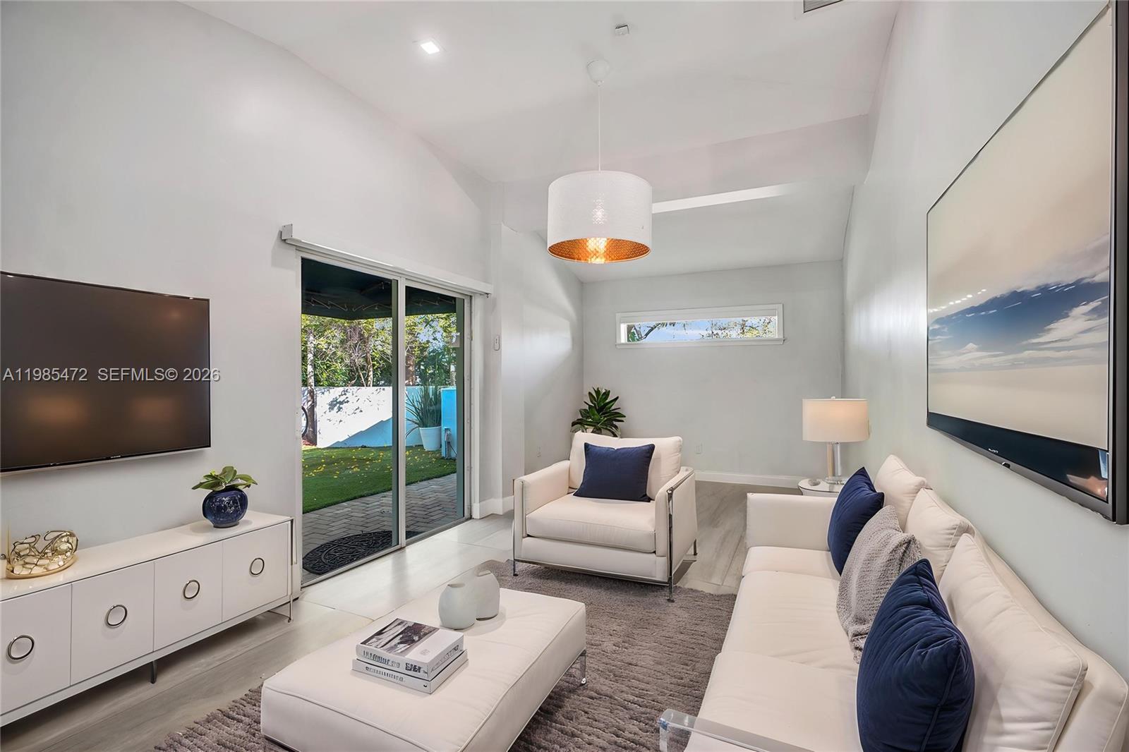 MIAMI SHORES SEC 8 REV - Residential