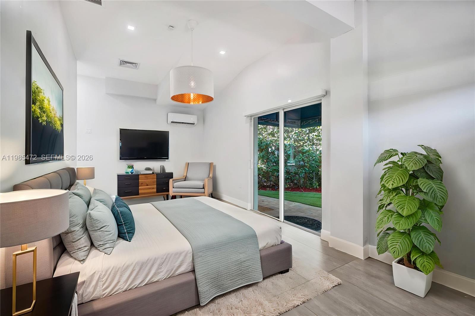 MIAMI SHORES SEC 8 REV - Residential