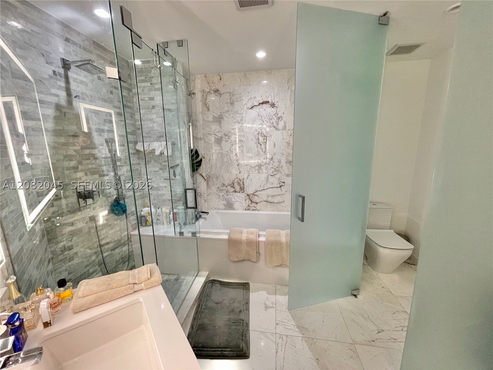 851 NE 1st Ave 2605, Miami FL 33132