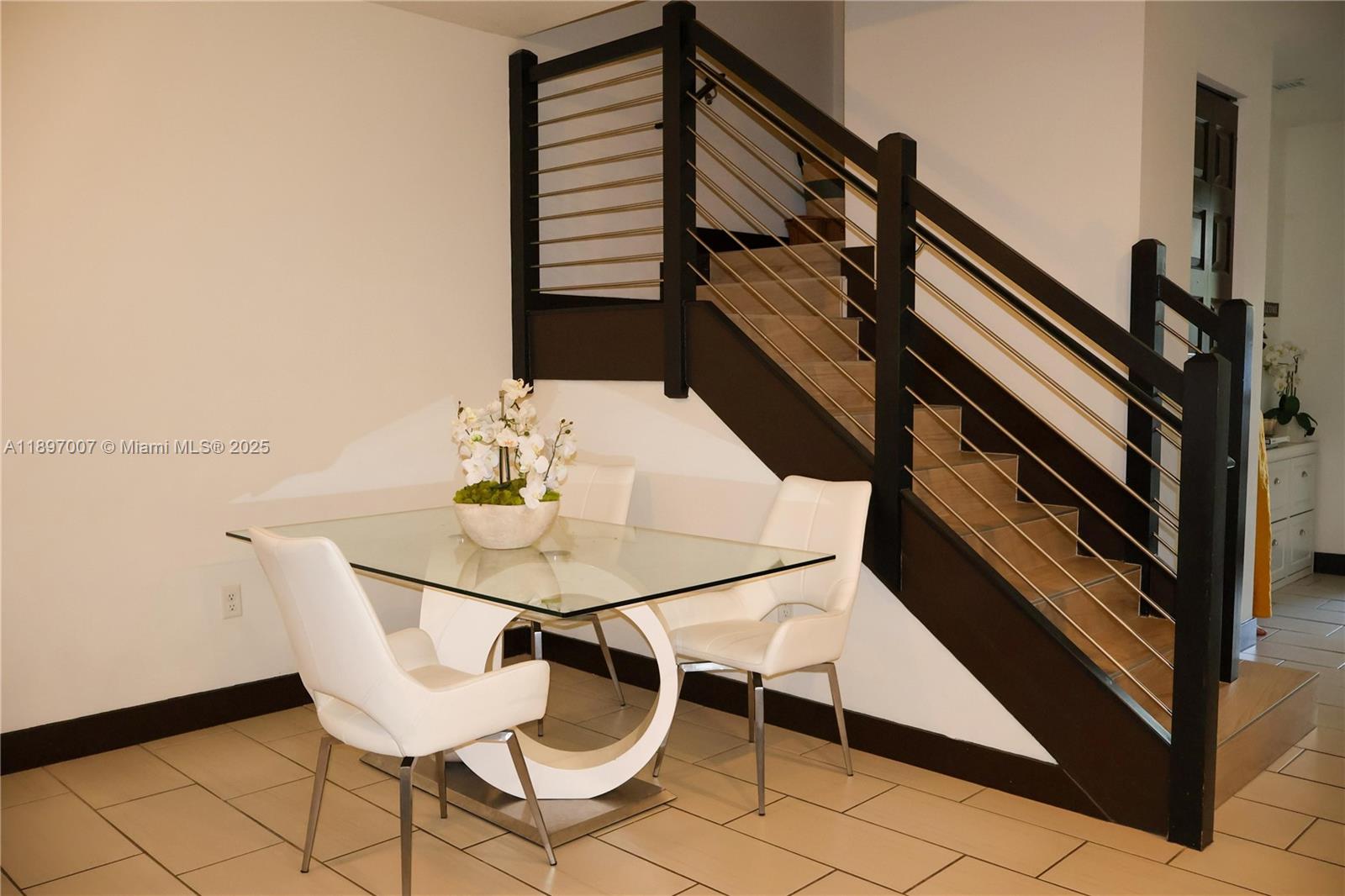 DUNNWOODY LAKE - Residential