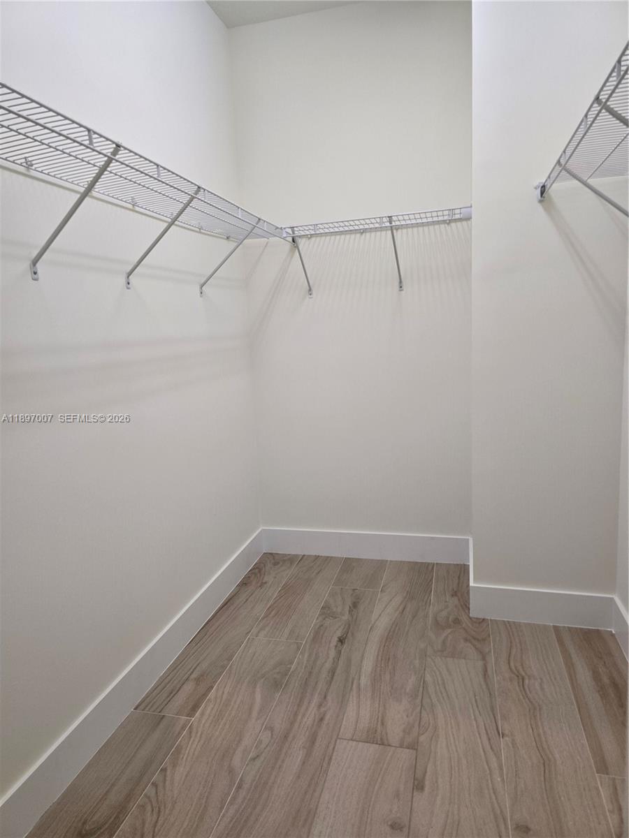 DUNNWOODY LAKE - Residential