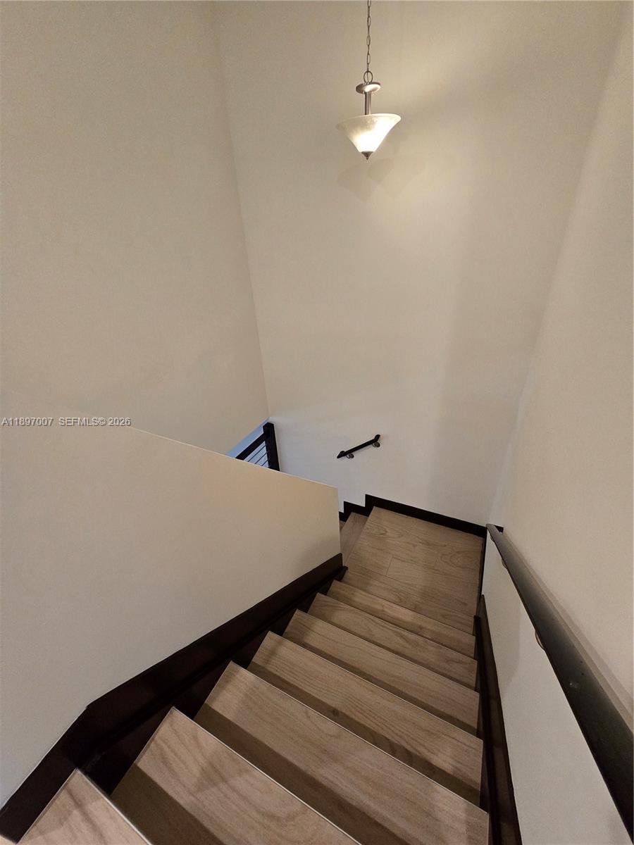 DUNNWOODY LAKE - Residential