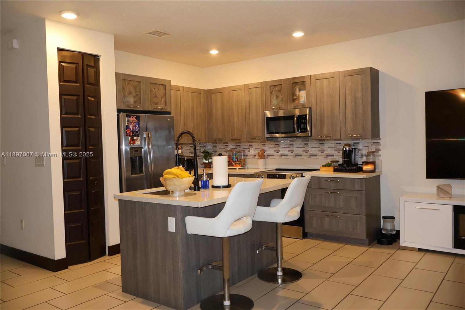 DUNNWOODY LAKE - Residential