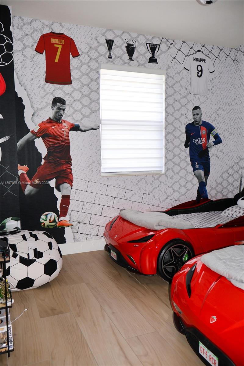 DUNNWOODY LAKE - Residential