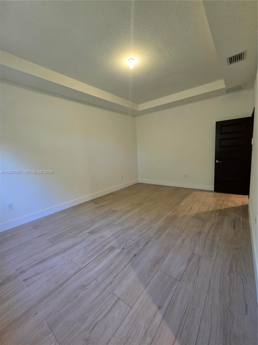 DUNNWOODY LAKE - Residential