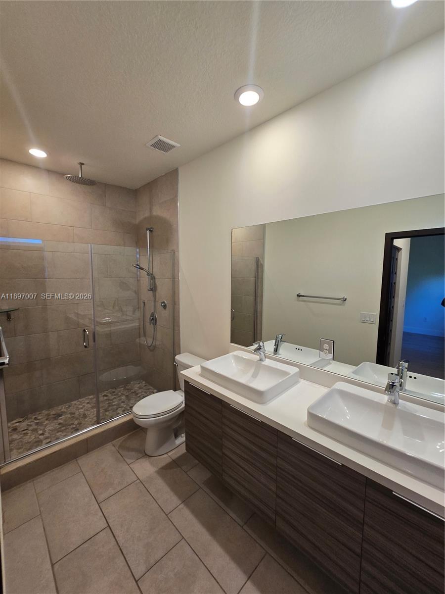 DUNNWOODY LAKE - Residential