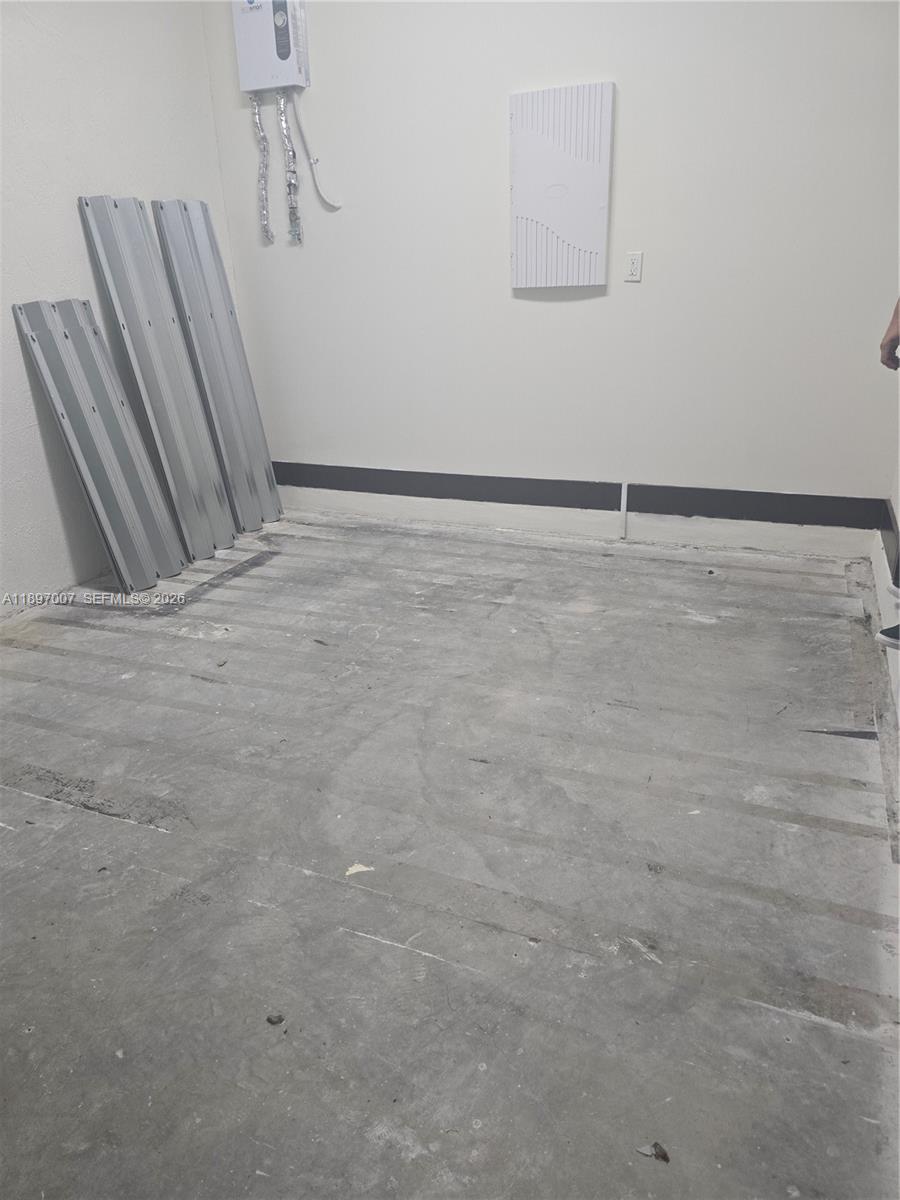 DUNNWOODY LAKE - Residential