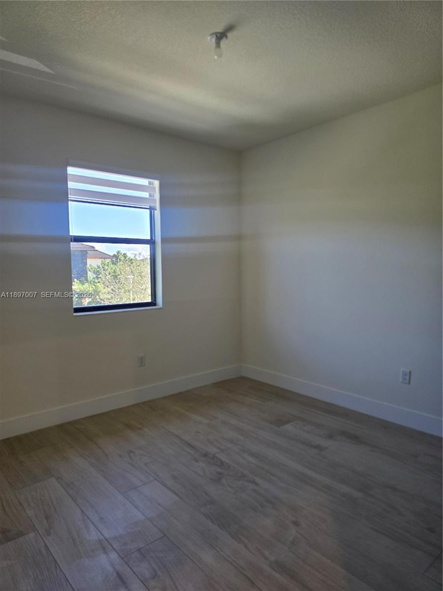 DUNNWOODY LAKE - Residential