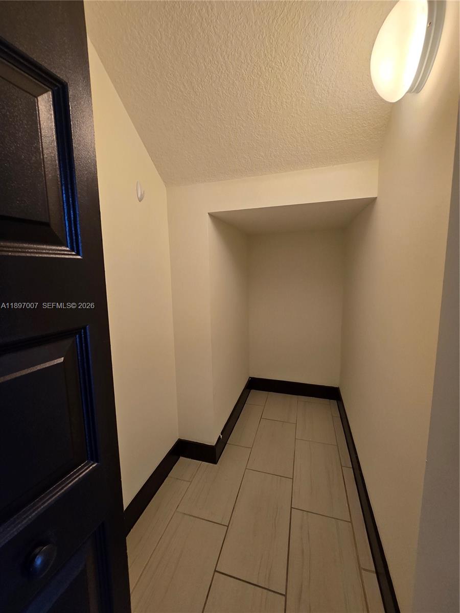 DUNNWOODY LAKE - Residential