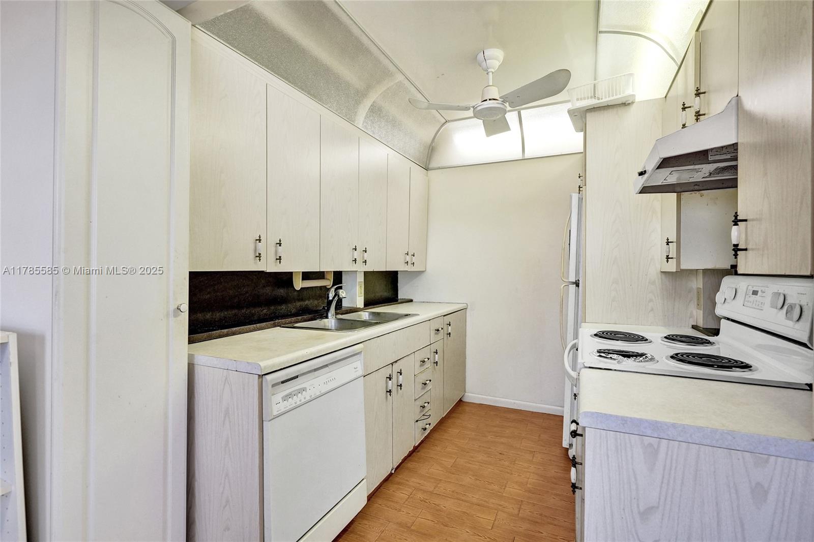 CORNWALL AT CENTURY VILLA - Residential