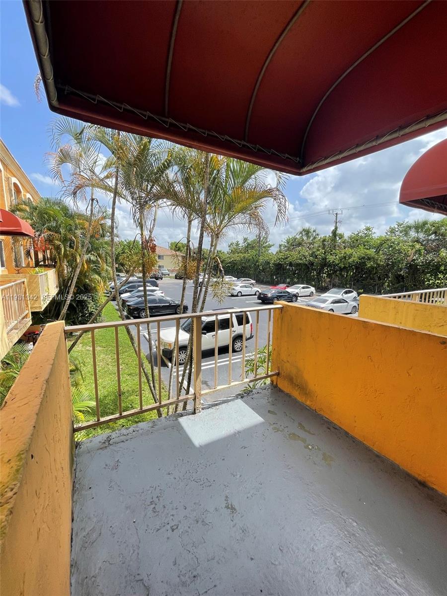 VENETIAN GARDENS AT COUNT - Residential Lease