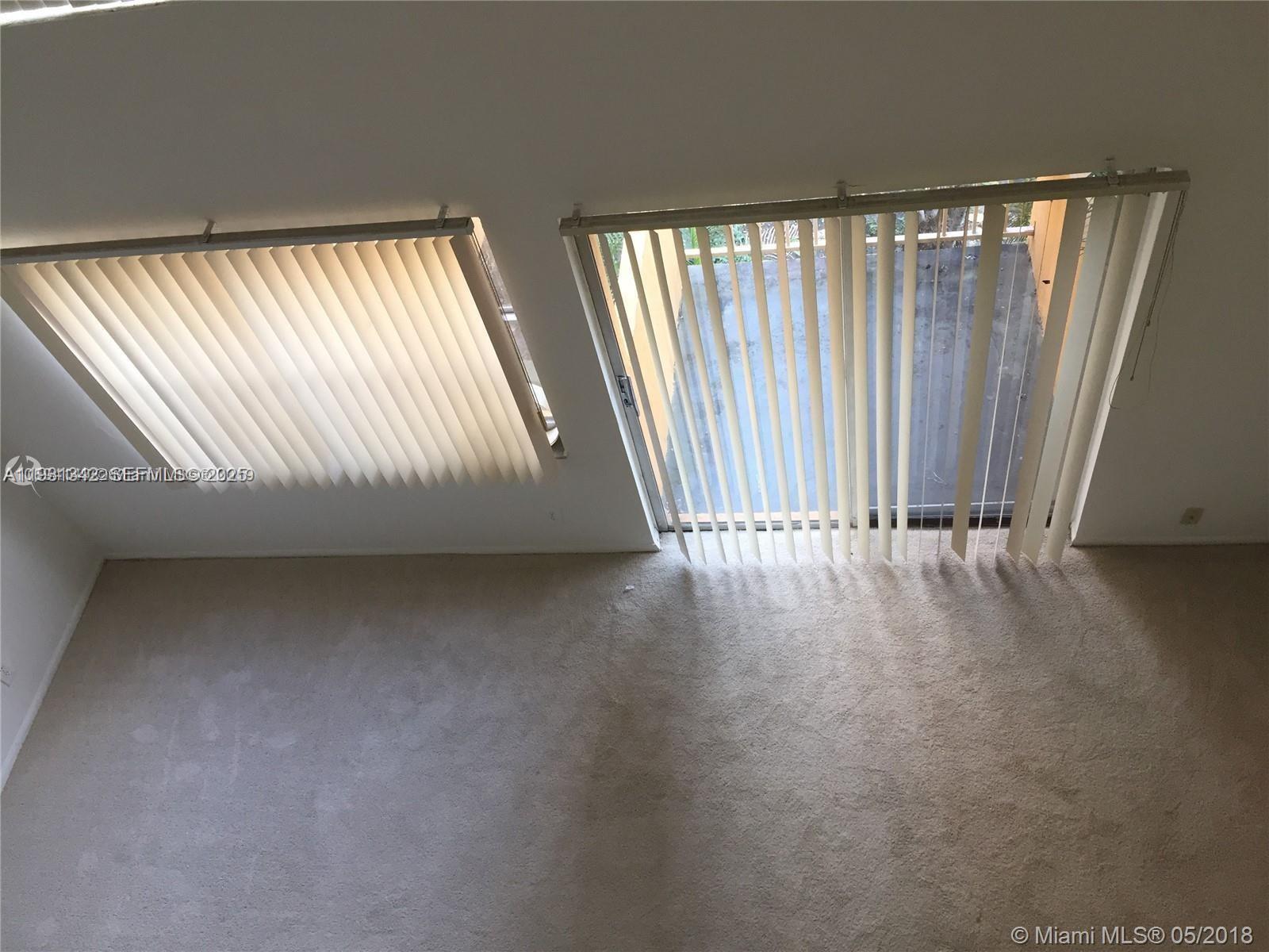 VENETIAN GARDENS AT COUNT - Residential Lease