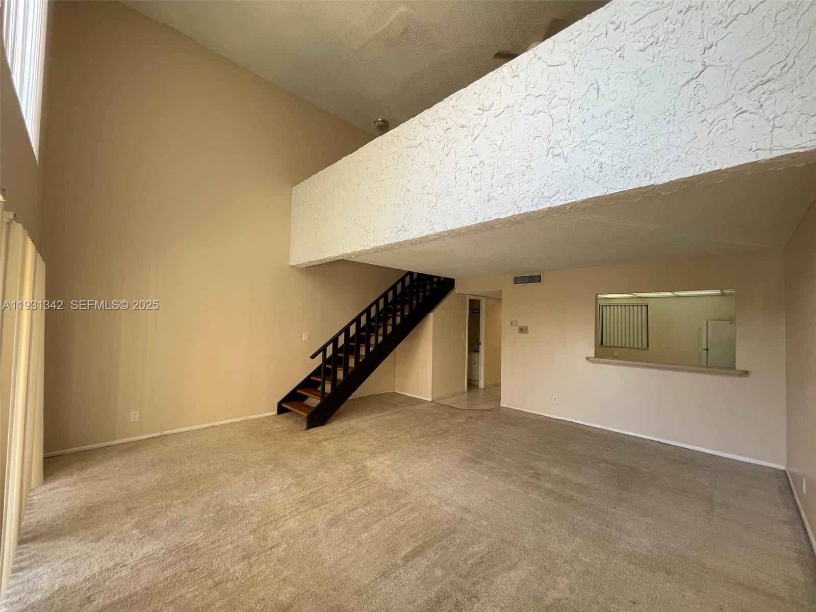 VENETIAN GARDENS AT COUNT - Residential Lease