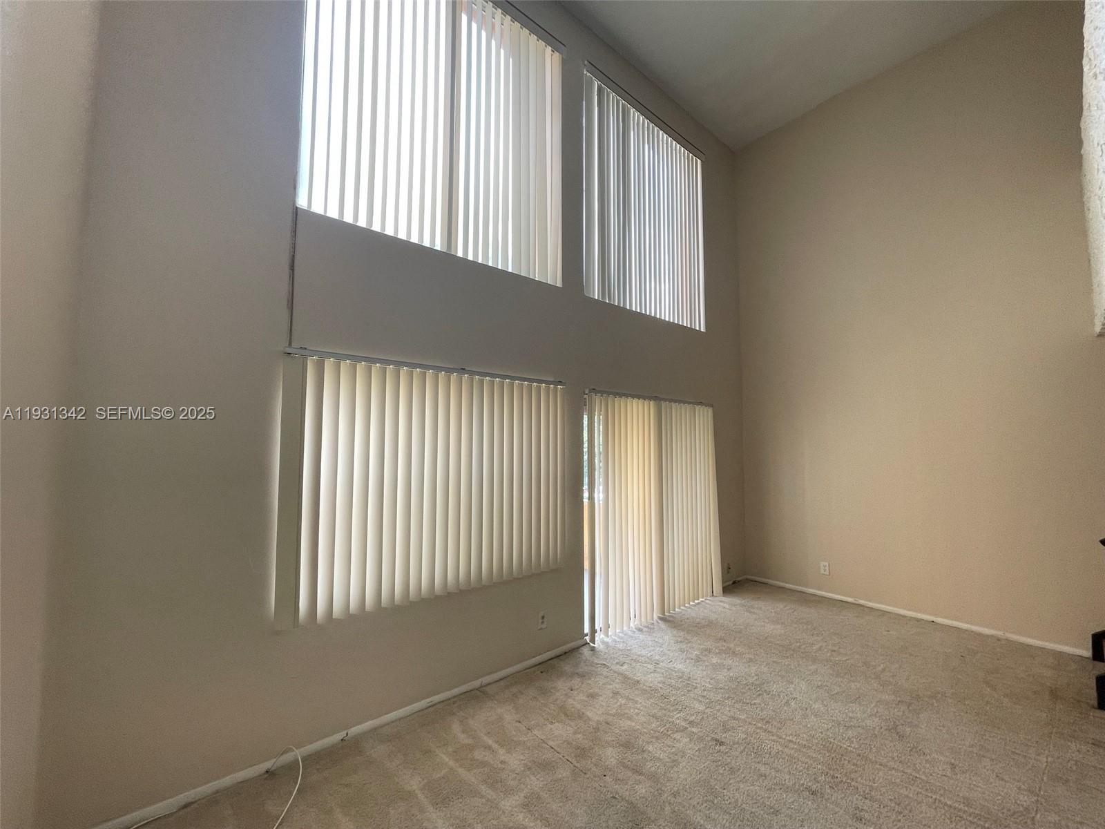 VENETIAN GARDENS AT COUNT - Residential Lease