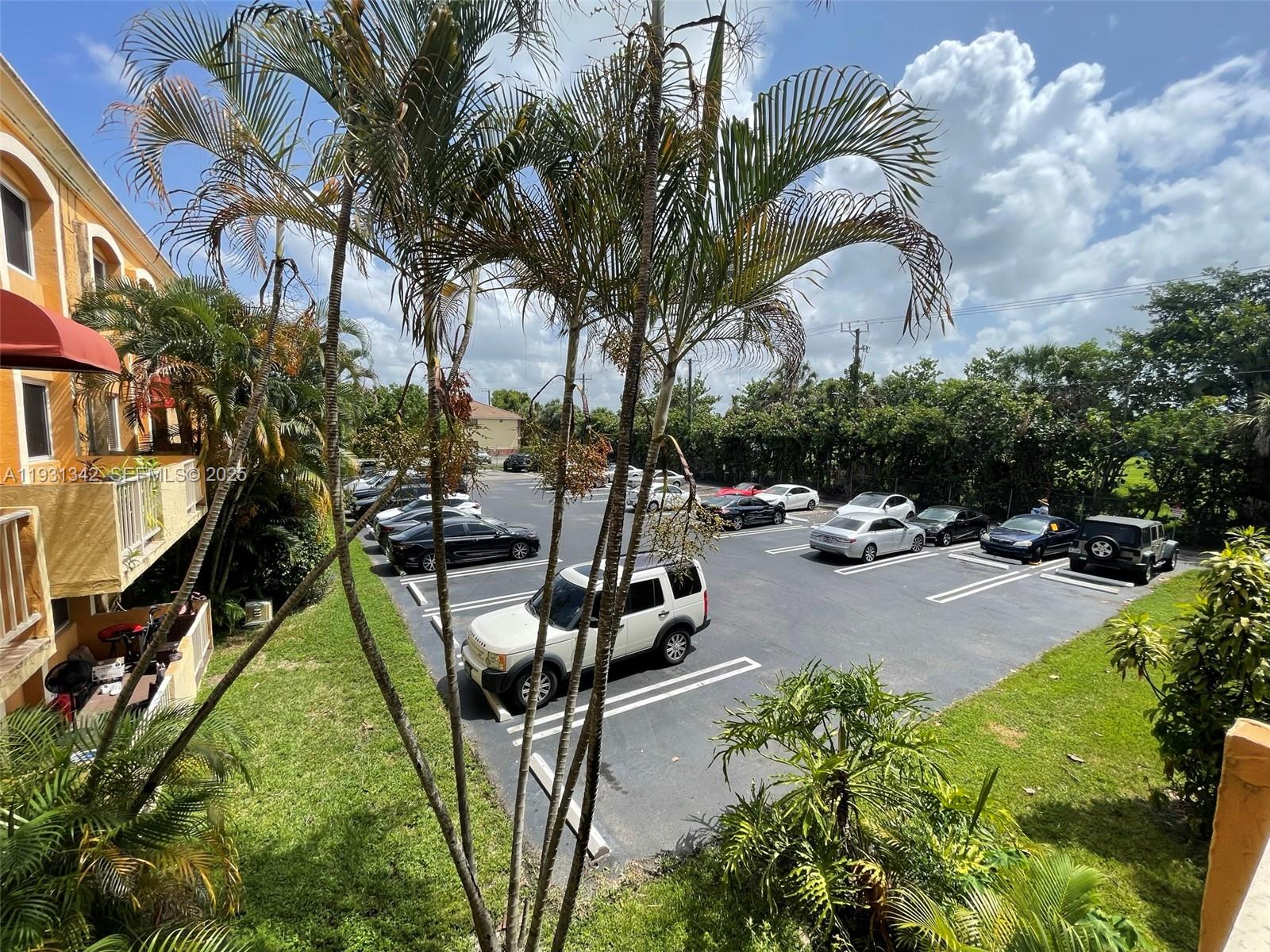 VENETIAN GARDENS AT COUNT - Residential Lease