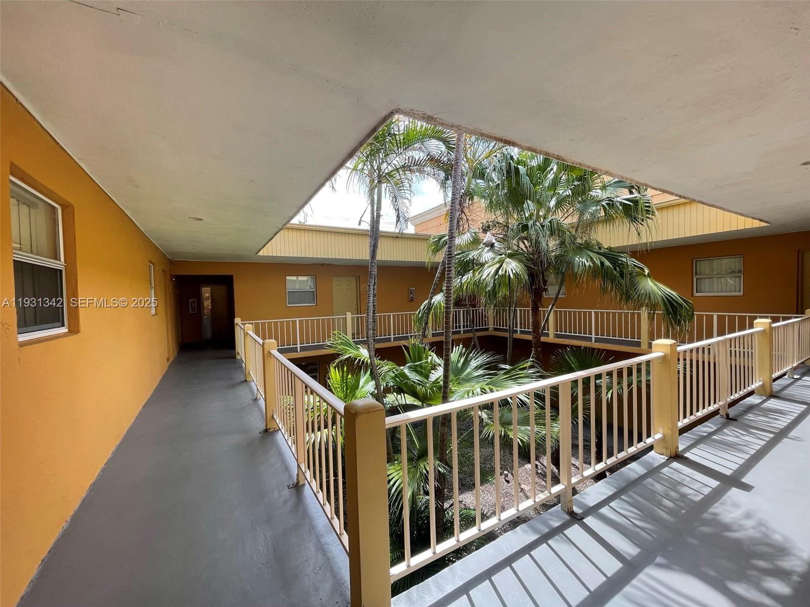 VENETIAN GARDENS AT COUNT - Residential Lease