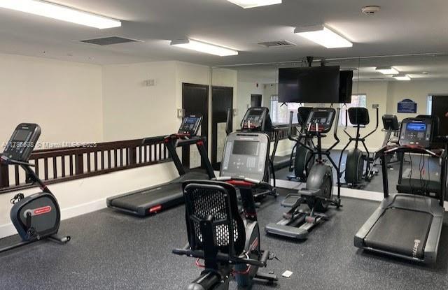 ROYAL PALM PLACE - Residential