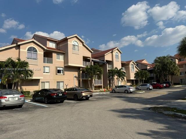 ROYAL PALM PLACE - Residential