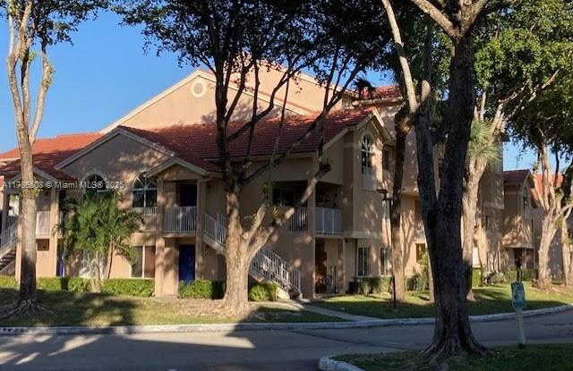 ROYAL PALM PLACE - Residential