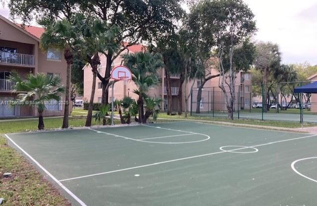 ROYAL PALM PLACE - Residential