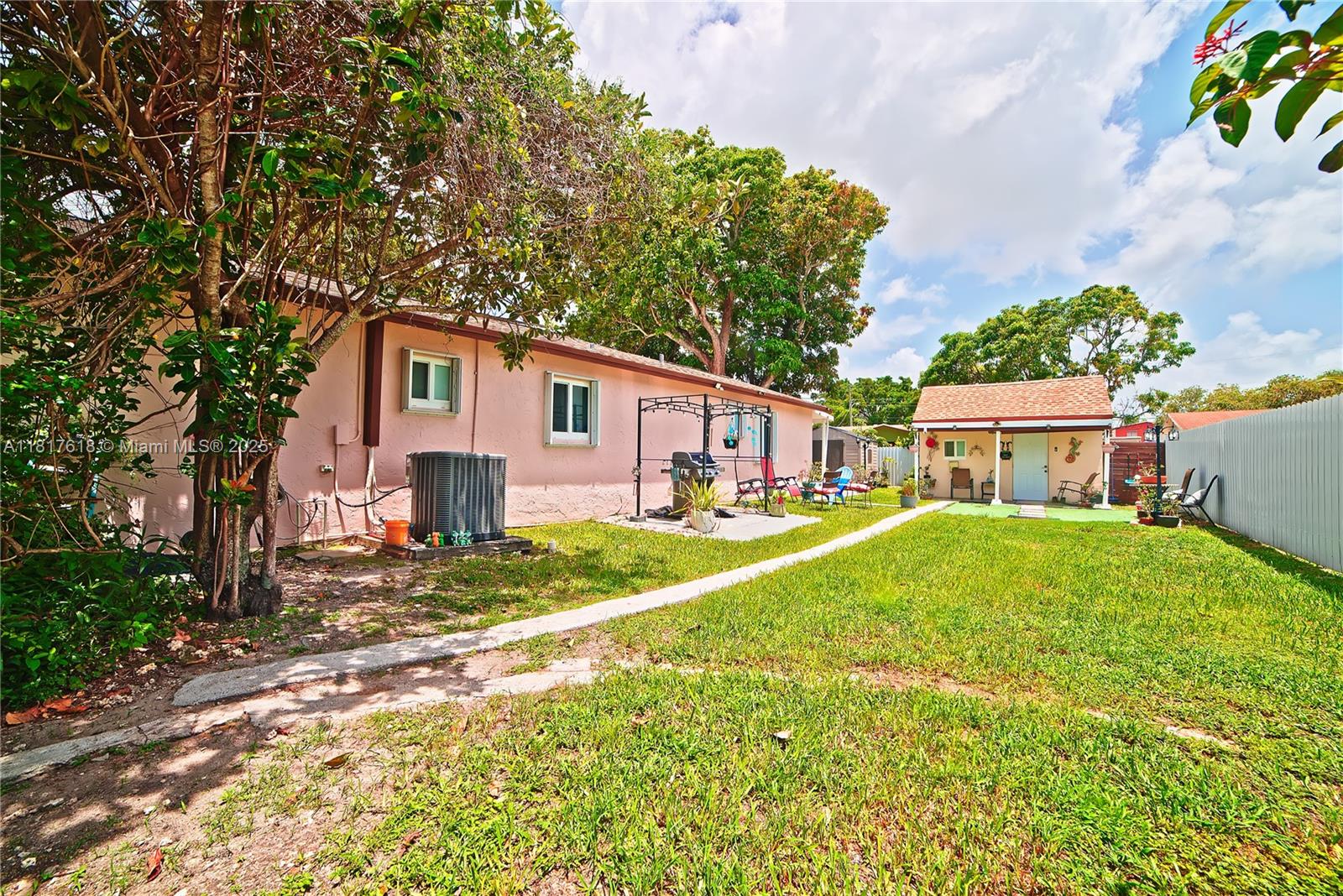 WEST PERRINE ADDN - Residential