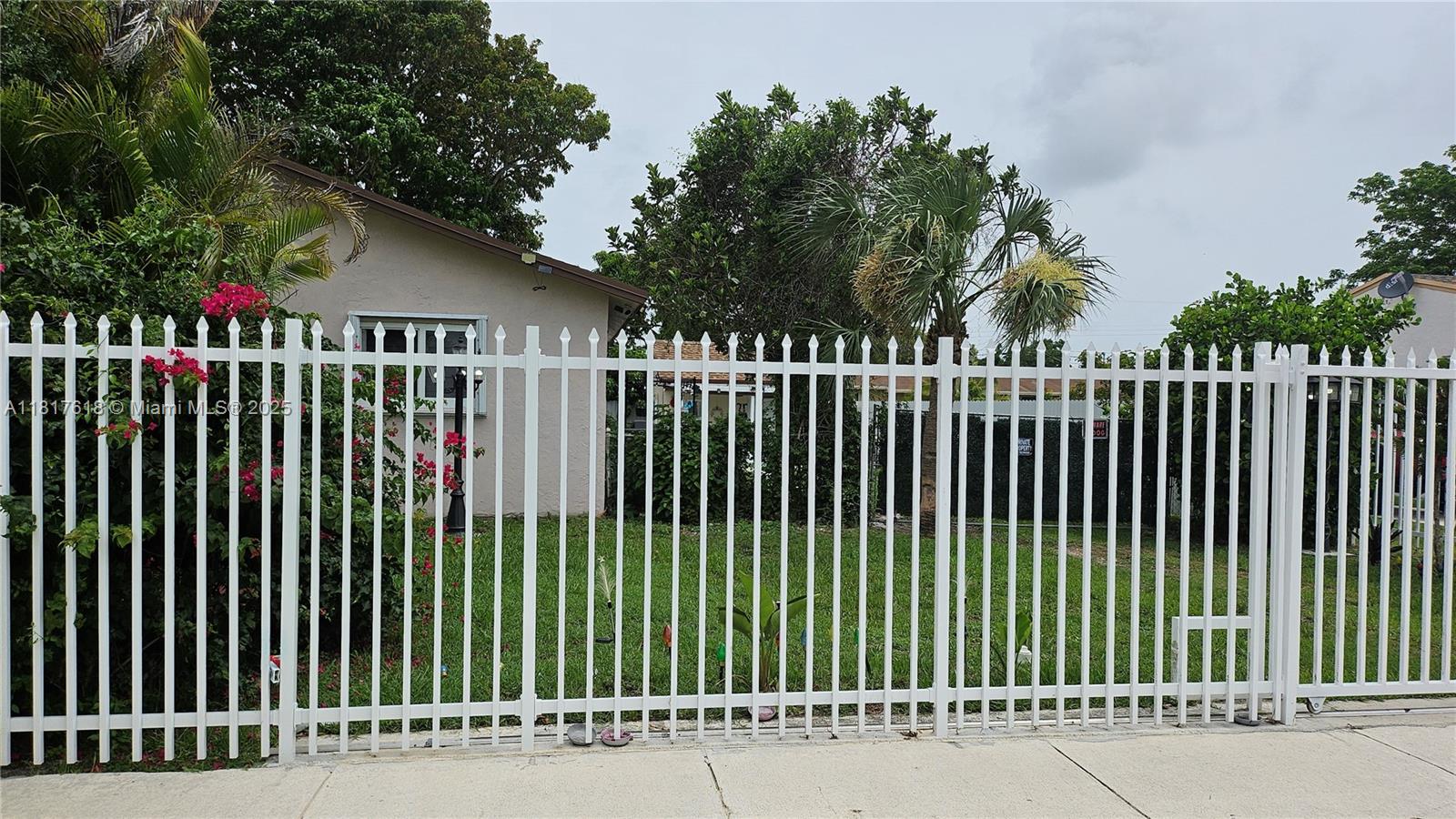 WEST PERRINE ADDN - Residential
