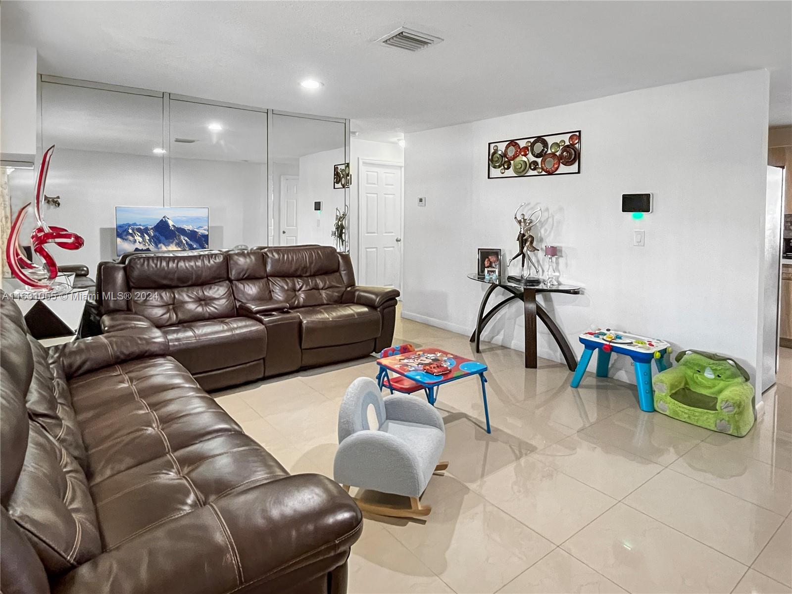 1316 SW 49th Ave