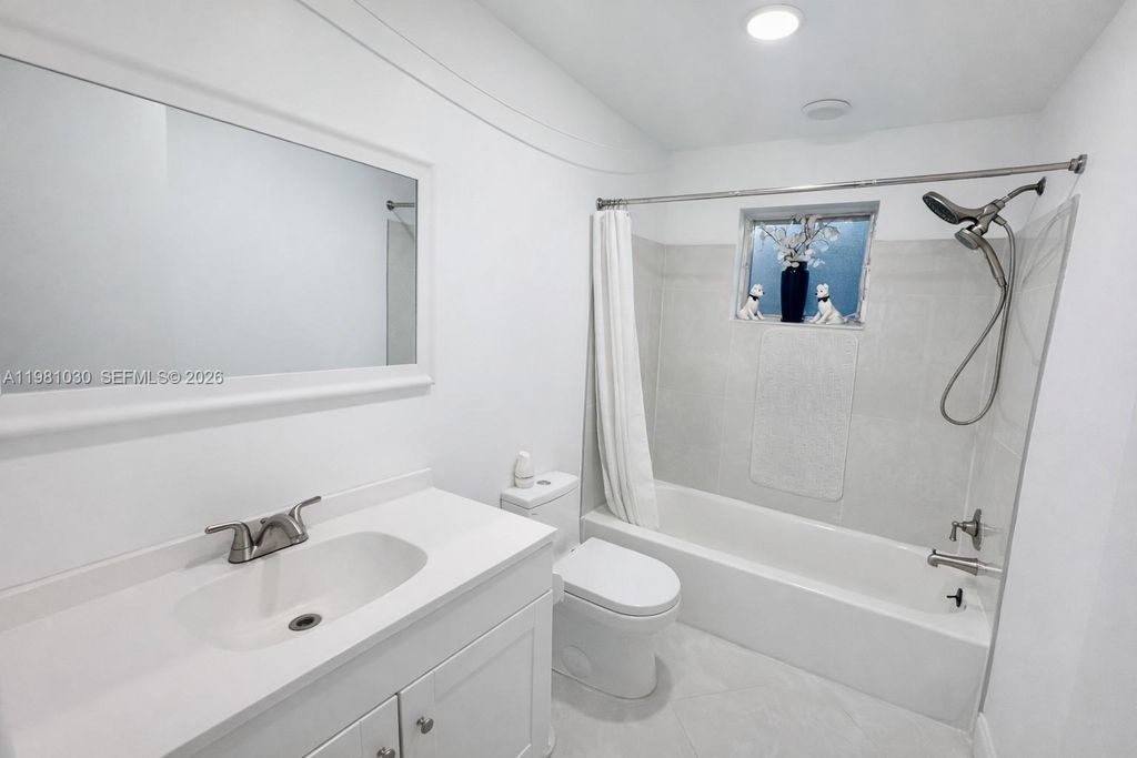 Photo of 1431 S 14th Ave #118, Hollywood, FL 33020 (MLS # A11981030)