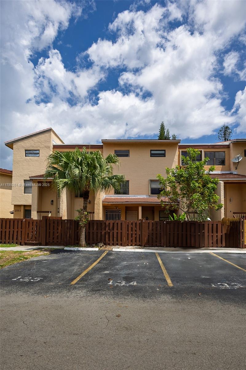 Address Not Disclosed, Miami, Broward County, Florida - 2 Bedrooms  
2 Bathrooms - 