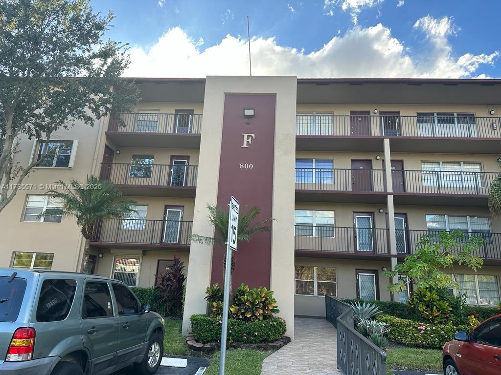 Rental Property at 800 Sw 131st Ave 202F, Pembroke Pines, Miami-Dade County, Florida - Bedrooms: 2 
Bathrooms: 2  - $1,900 MO.