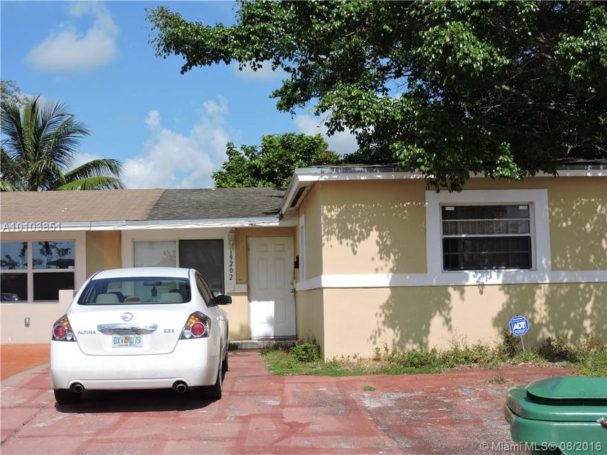 PLEASE SEE BROKER REMARKS! Investors dream! Great investment opportunity! 3bedroom/2bathroom attached home in great condition! Wood flooring in the kitchen, carpet throughout home, tile in the bathrooms. Crown molding in the living room. ADT Security wired. Centrally located near schools, shopping, and major roadways.