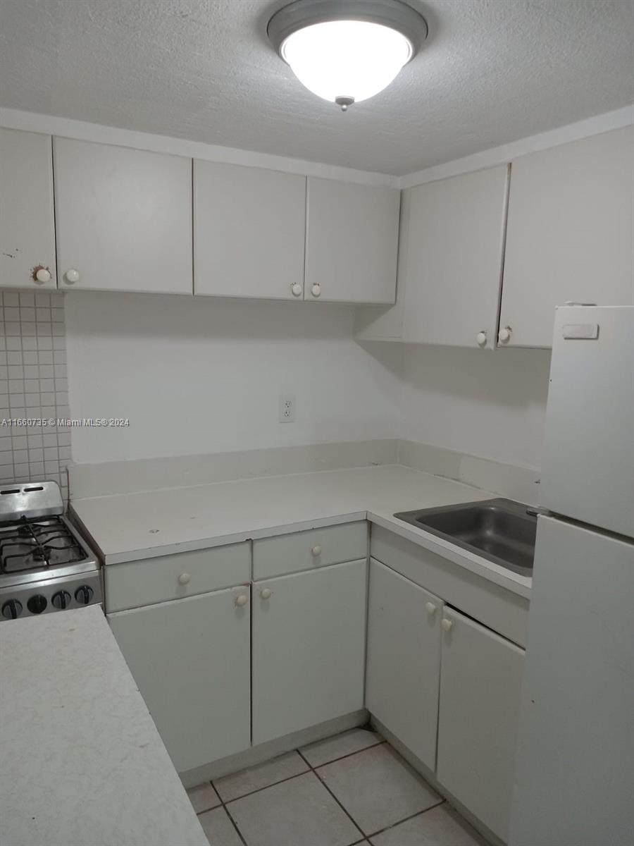 THE KENSINGTON CONDO - Residential