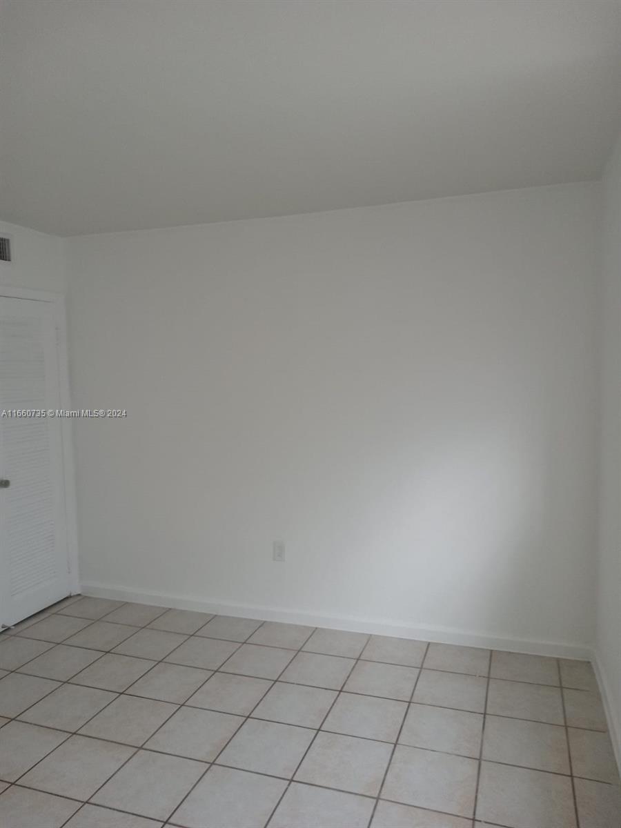 THE KENSINGTON CONDO - Residential
