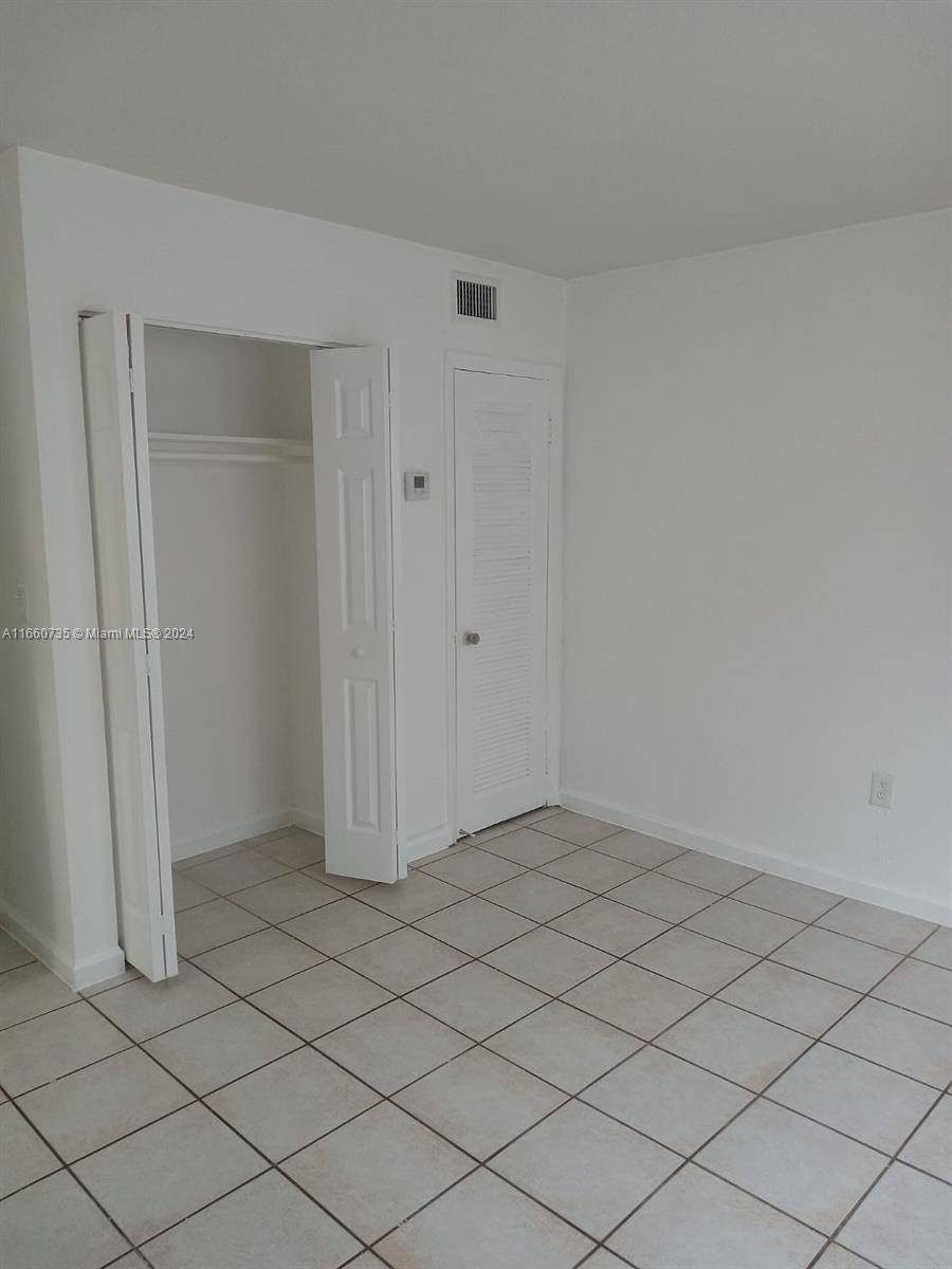 THE KENSINGTON CONDO - Residential