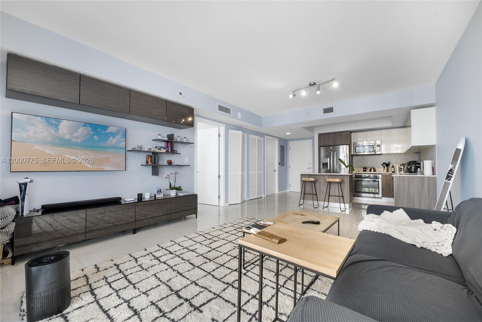 5252 PASEO CONDO - Residential Lease