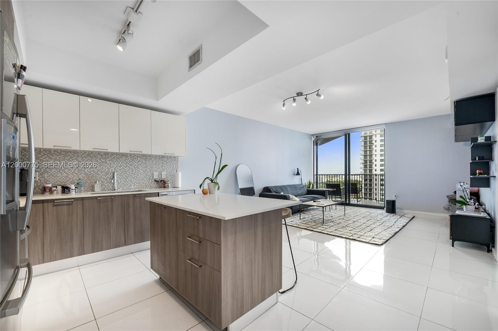 5252 PASEO CONDO - Residential Lease